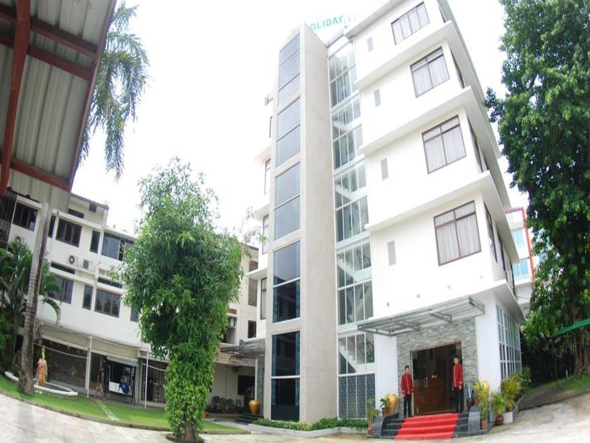 Holiday Hotel Yangon Exterior photo